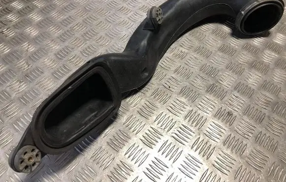 BMW 5 E39 Air intake hose/pipe 1437630