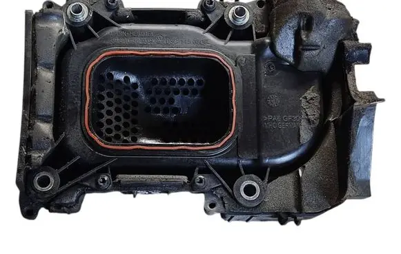 Volkswagen PASSAT B7 Intake resonator 03C145650C 3981030939