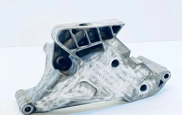 Volkswagen Golf V Engine mounting bracket 03G199207F