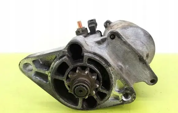 Toyota Yaris Verso Starter motor 4280000570