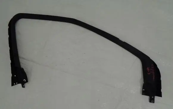 Citroen C3 Aircross Front door glass trim molding 39149284