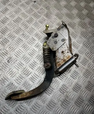 Mitsubishi Pajero Clutch pedal 