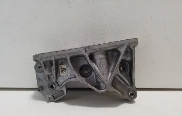 Mercedes-Benz GLB X247 Engine mounting bracket A6542230004