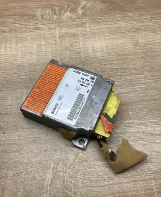 Audi A3 S3 8L Airbag control unit/module 8L0959655 0285001174