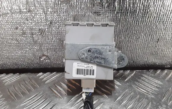 Toyota Corolla E120 E130 Door central lock control unit/module 8974102090