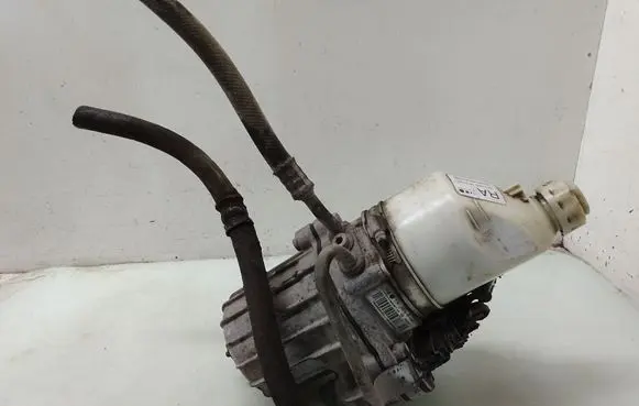 Opel Zafira B Power steering pump 7625955127