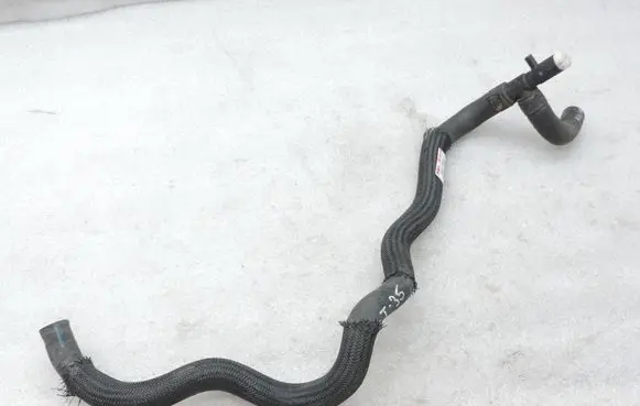 Toyota Auris 150 Engine coolant pipe/hose 8724502870