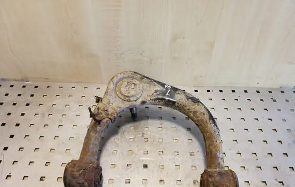 Toyota Land Cruiser (J120) Front upper control arm/wishbone 