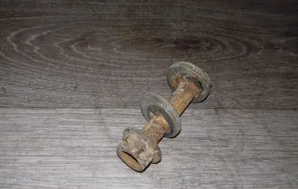 Volvo XC70 Rear suspension camber bolt 