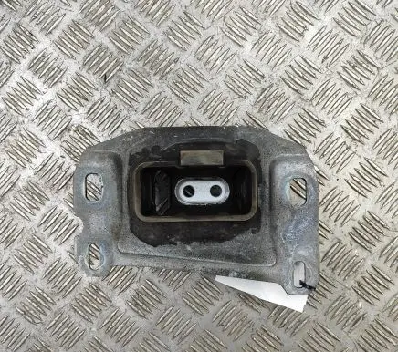 Citroen C5 Aircross Engine mount bracket 9813699680