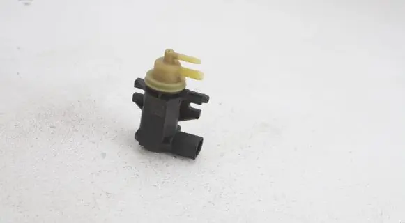 Volkswagen Golf VII Turbo solenoid valve 04L131051F 1K0906627B