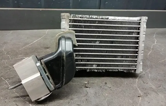 Mercedes-Benz Vito Viano W447 A/C cooling radiator (condenser) a4478350500