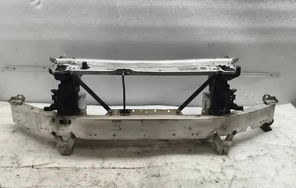 Mercedes-Benz GLC C253 Front bumper cross member A2136201700