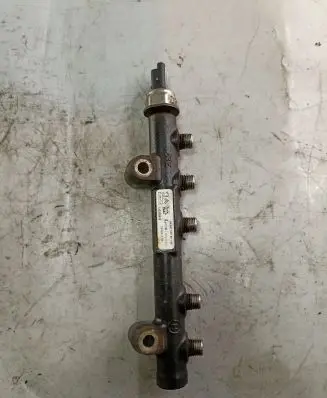 Citroen DS5 Fuel main line pipe 968475308002 123202038