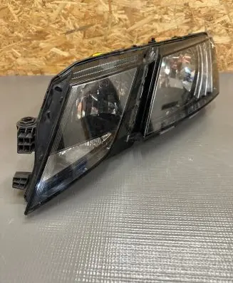 Skoda Octavia Mk3 (5E) Headlight/headlamp 5E1941015C 030110420100 E15A6368