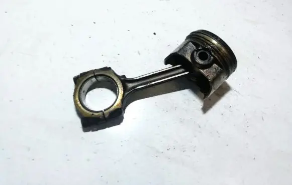 Suzuki Alto Piston with connecting rod