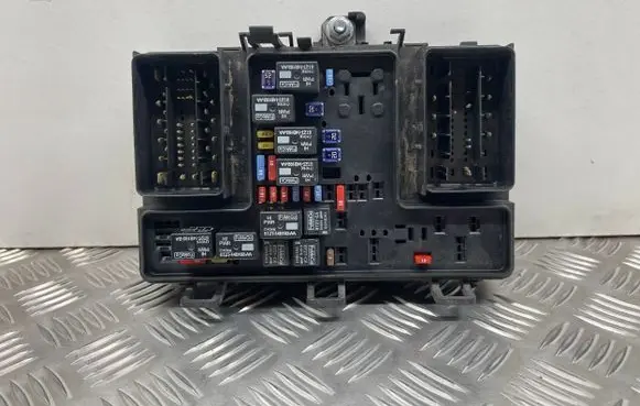 Ford Fusion II Fuse module DG9T14A067BF