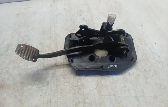 Peugeot Partner Brake pedal