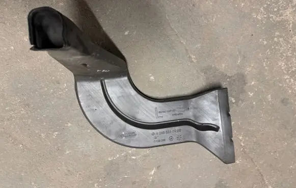 Mercedes-Benz GLA W156 X156 Cabin air duct channel A2468310200