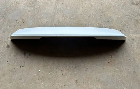 Tailgate/trunk spoiler