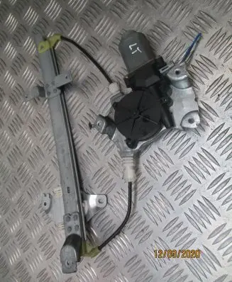 Nissan Almera Tino Front door electric window regulator 400601T1