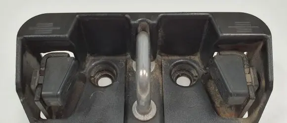 Saab 9-5 Tailgate lock loop/hook striker 13203495