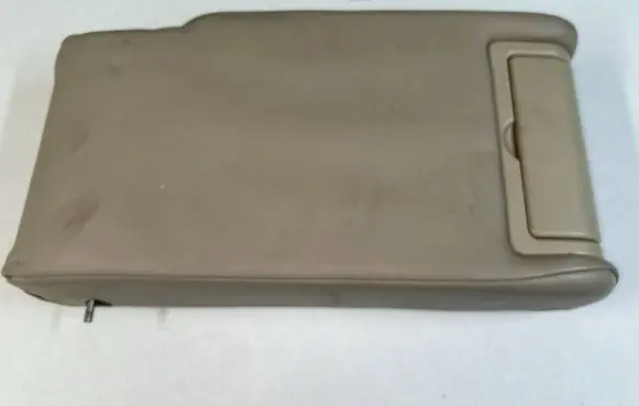 Toyota Avensis T250 Rear seat armrest 