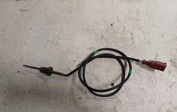 Volkswagen PASSAT B8 Exhaust gas temperature sensor 04L906088DB