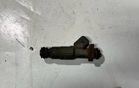 BMW X5 E53 Fuel injector 0280155823 1707843