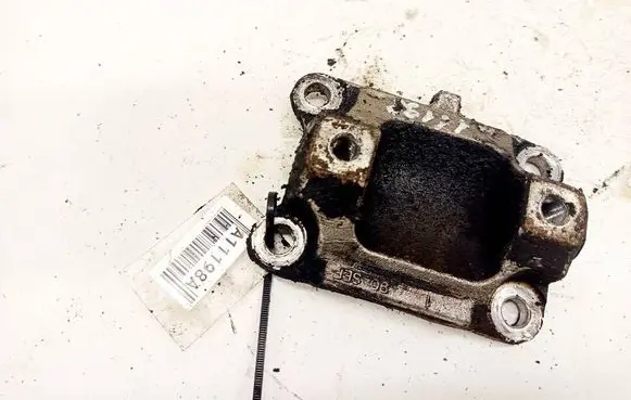 Honda FR-V Engine mounting bracket 