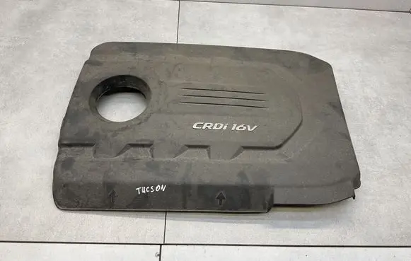 Hyundai Tucson TL Engine hood trim 