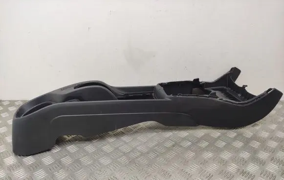 Toyota Yaris Center console
