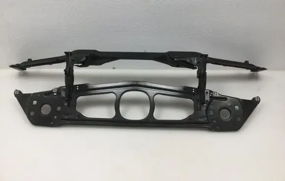 BMW 3 E46 Radiator support slam panel 8211467