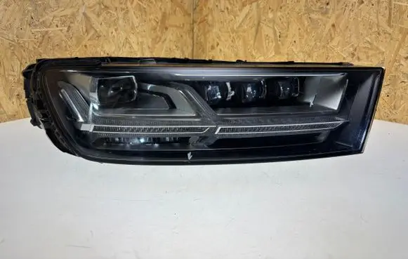 Audi Q7 4M Headlight/headlamp 4M0941036 K207678