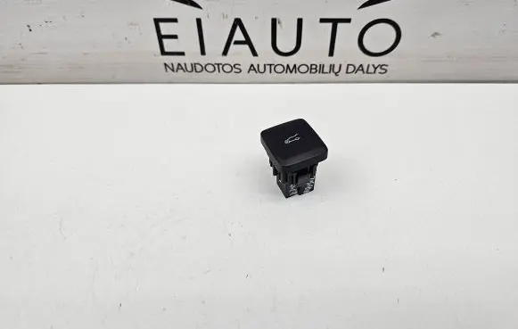 Tailgate opening switch