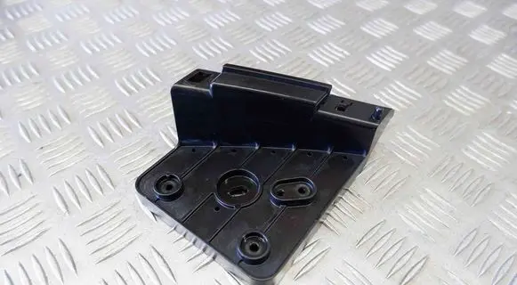Front bumper mounting bracket