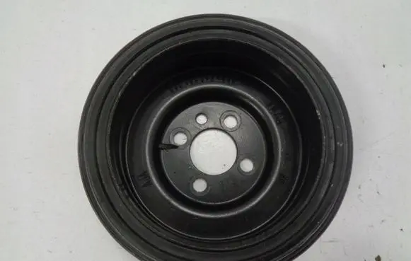 Volkswagen PASSAT B6 Crankshaft pulley 04L105243V