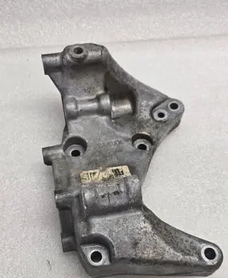 Volvo XC90 Generator/alternator bracket 31430704