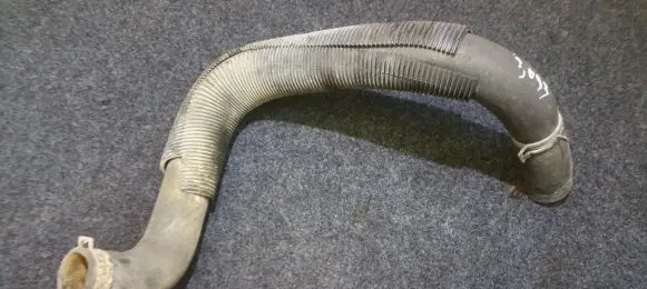 Engine coolant pipe/hose
