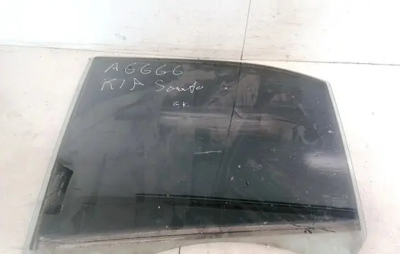 KIA Sorento Rear door window glass