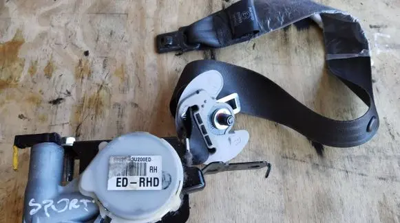 KIA Sportage Front seatbelt 888203U200ED