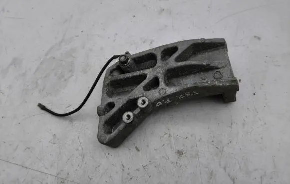 Mitsubishi Outlander Engine mounting bracket