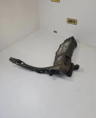 Lexus IS 220D-250-350 Radiator support slam panel bracket 