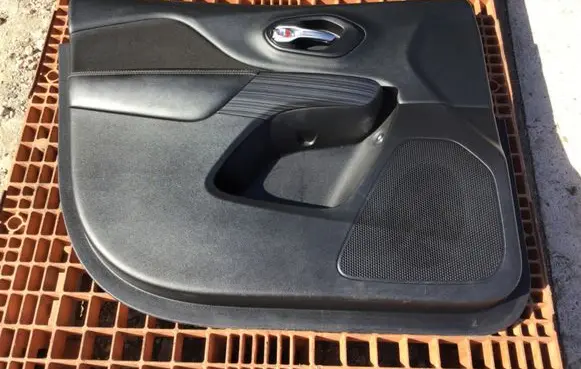 Jeep Cherokee Front door card panel trim 1UJ171X9AE 013985129
