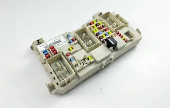 Ford Kuga I Fuse module 7M5T14A073JF 00132164