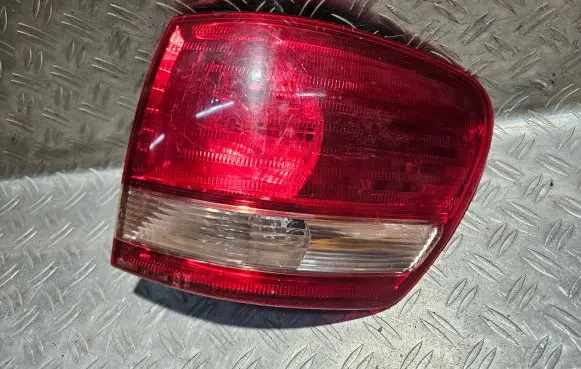 Toyota Avensis Verso Rear/tail lights 4435