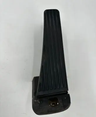 Volvo S90, V90 Accelerator throttle pedal 32212451 194934 J1802
