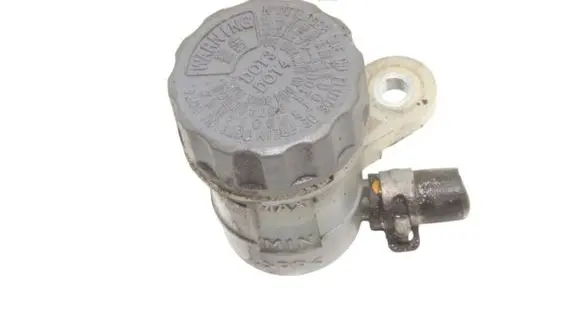 Honda CR-V Brake fluid reservoir 