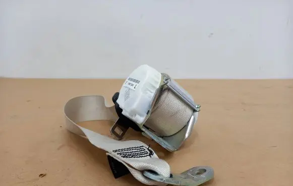 BMW 6 F12 F13 Rear seatbelt 726873303