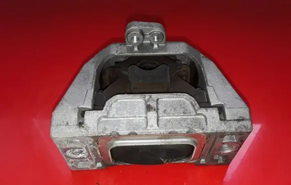 Skoda Octavia Mk1 (1U) Engine mount bracket 1J0199262BF